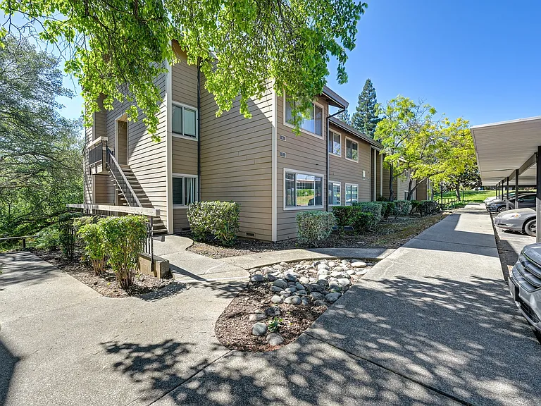 Rollingwood Condominium Rentals — Photo 41
