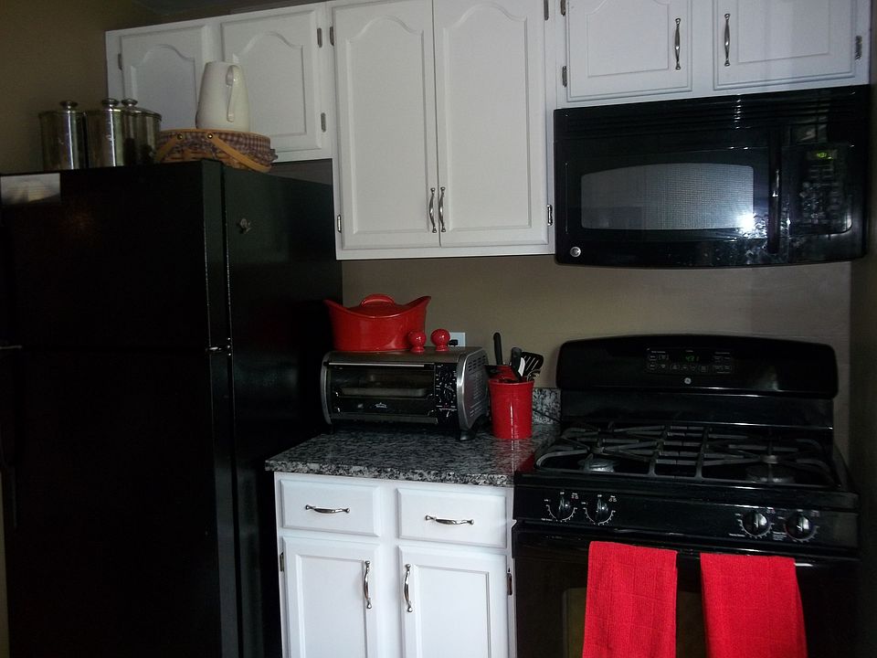 1st image of 3583 Lakewood Dr