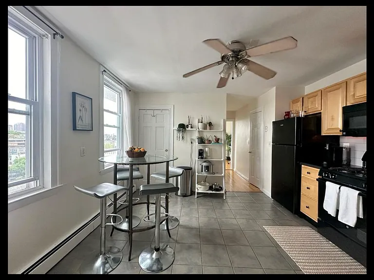 276 Bunker Hill St #3 — Photo 4