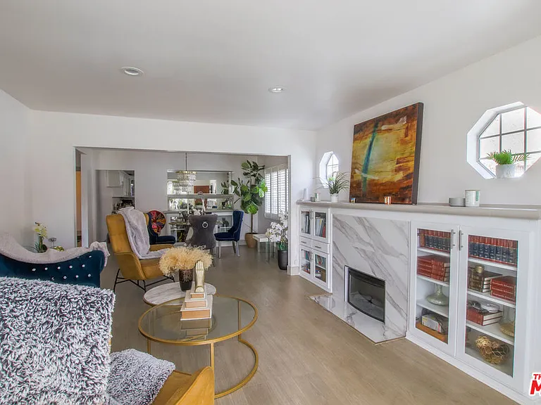 2223 W 78th Pl — Photo 3