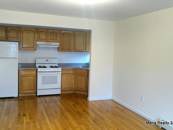 2nd image of 624 Baker Ave