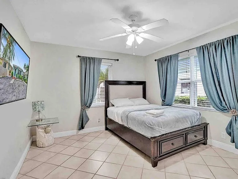 326 Walnut St — Photo 11