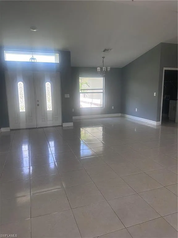 3 bed, 2.0 bath, 1438 sqft, $2,300 — Photo 3