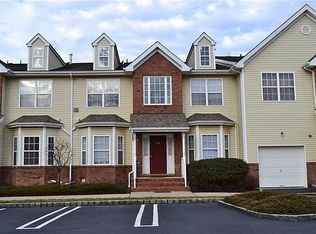 326 Moonlight Dr, Piscataway, NJ 08854