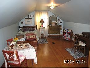 5th image of 1110 37th St