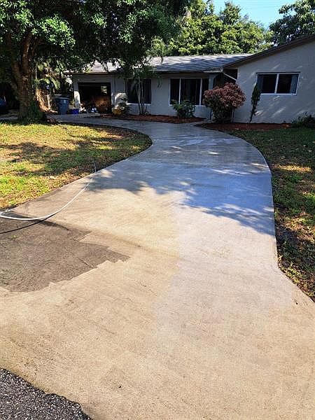 1st image of 5216 Greenwood Dr