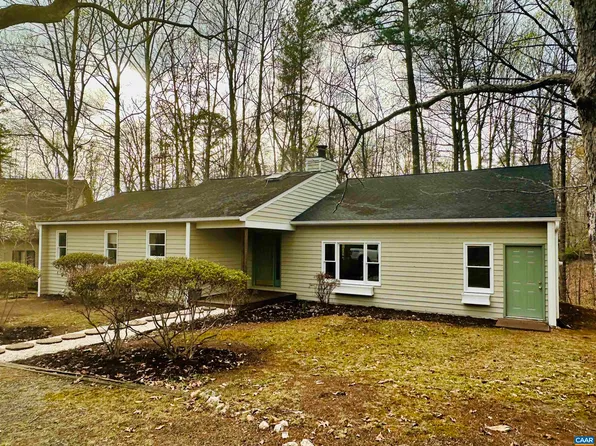 640 Big Oak Rd, Charlottesville, VA 22903