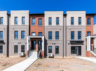 70 Kenesky Dr #16, Hamilton, ON L8B 1X1
