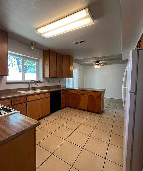 305 Saint Michael Ct — Photo 8