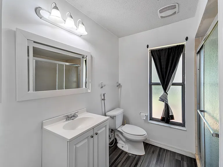8429 Cypress Lake Cir — Photo 15
