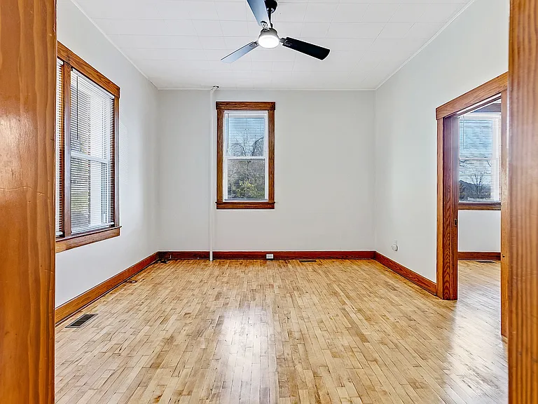 496 Dorsey Ave — Photo 40