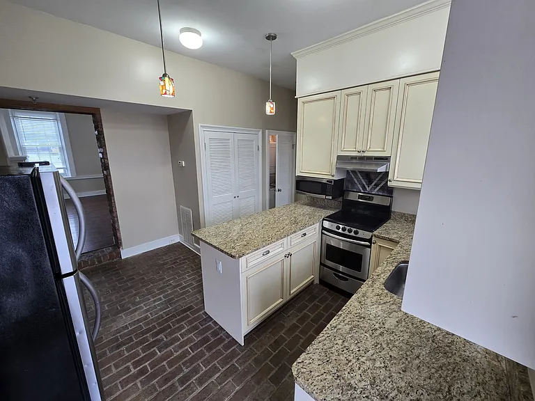 201 E Bank St #20 — Photo 17