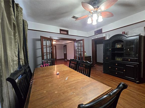 5th image of 240 Carolyn Dr