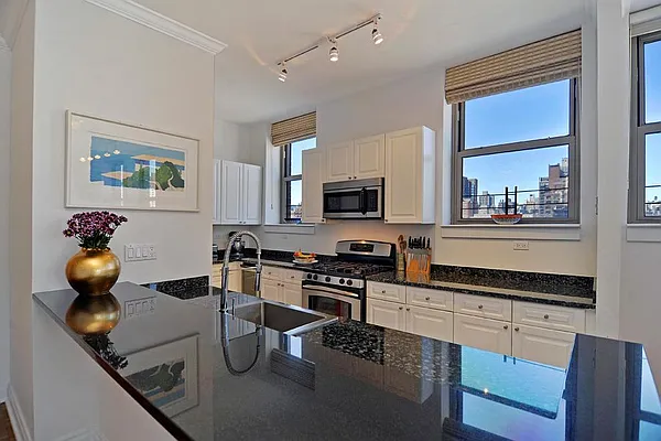 Sold by Corcoran | media 14