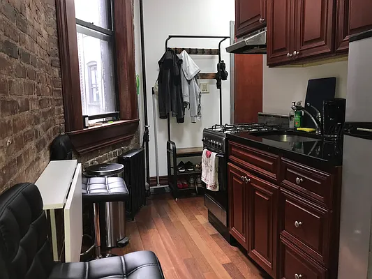 Rented by Bond New York | media 13