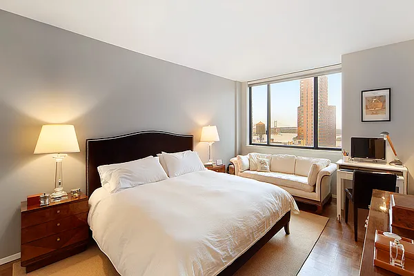 Rented by CORE | media 23