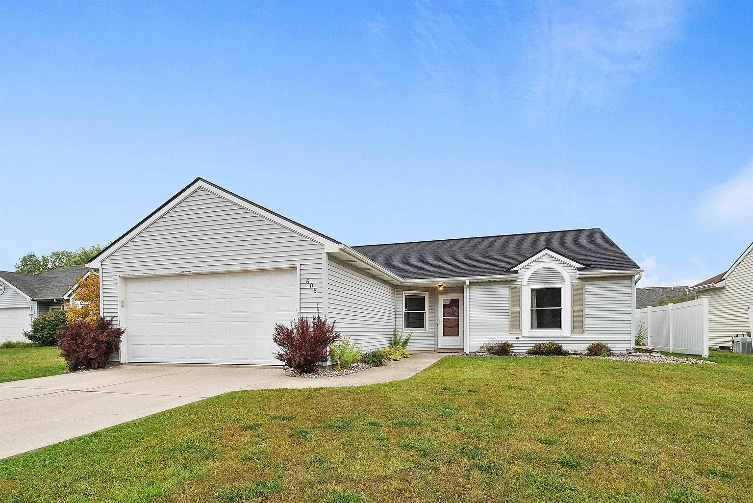 606 Plainfield Dr photo 1