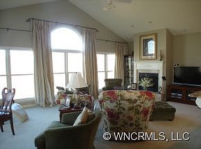 3rd image of 357 Mountain Valley Dr
