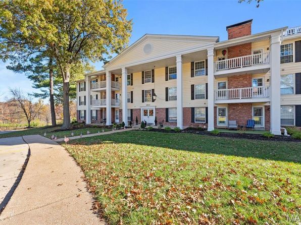 1511 Hampton Hall Dr #19 & 20, Chesterfield, MO 63017