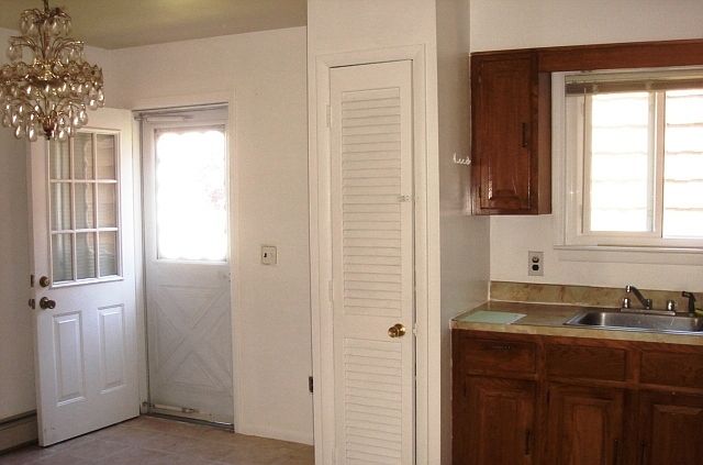 2nd image of 448 Ellendale Ave #1