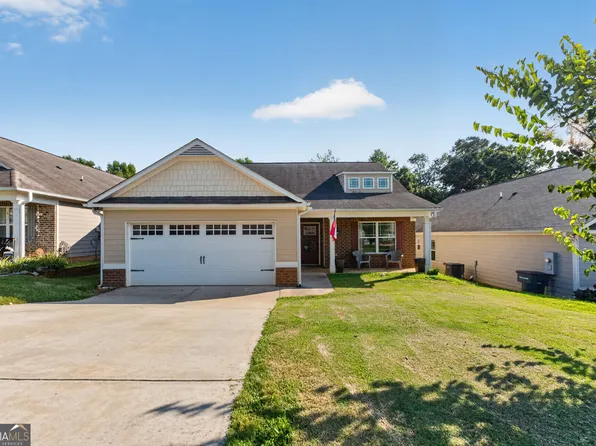142 Sugar Creek Dr, Cornelia, GA 30531