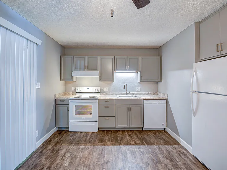 Juniper Garden Apartments — Photo 2