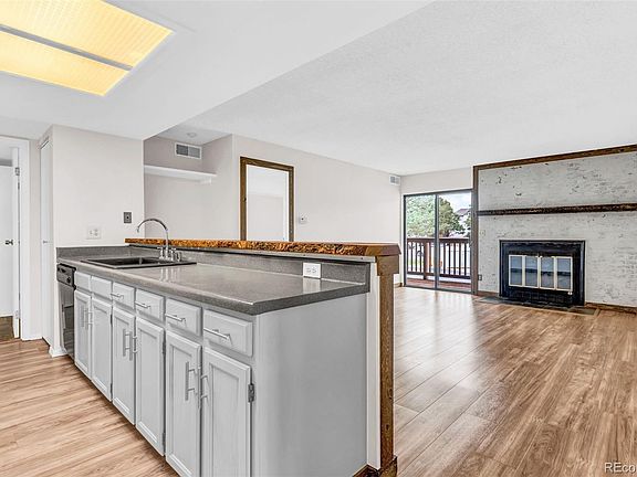 5th image of 9666 Brentwood Way #203