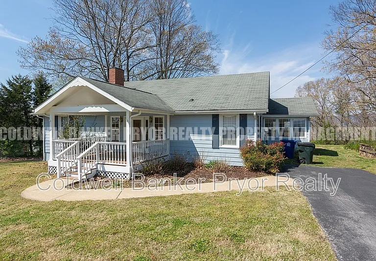 323 Walsh Rd — Photo 40