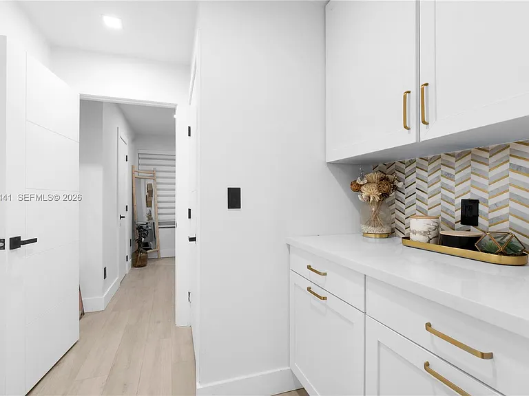2115 NE 123rd St — Photo 38