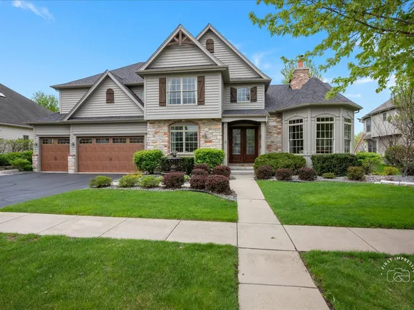 4N734 Blue Lake Cir E, St Charles, IL 60175