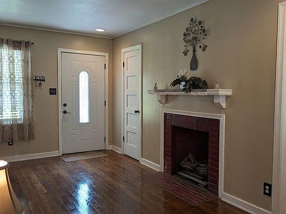 4th image of 3927 Cypress Ave SW