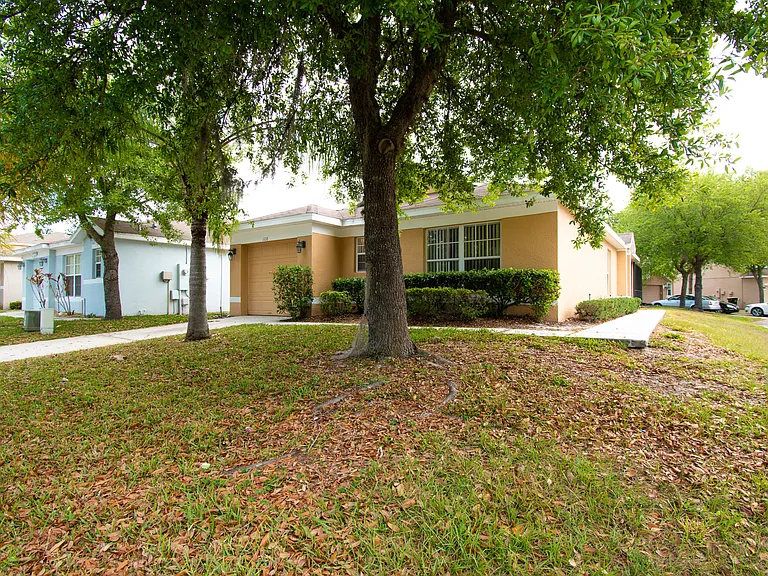 108 Sundown Ct — Photo 3