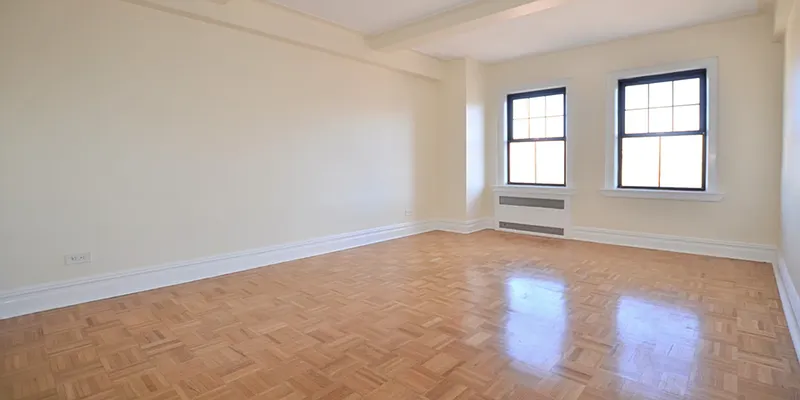 Rented by Manhattan Realty Group | media 2