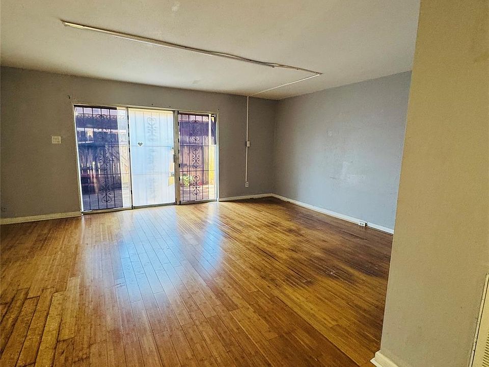 1st image of 7913 Grove Ridge Dr