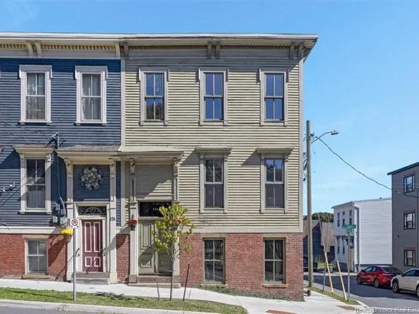 176 Sydney St, Saint John, NB E2L 2M4