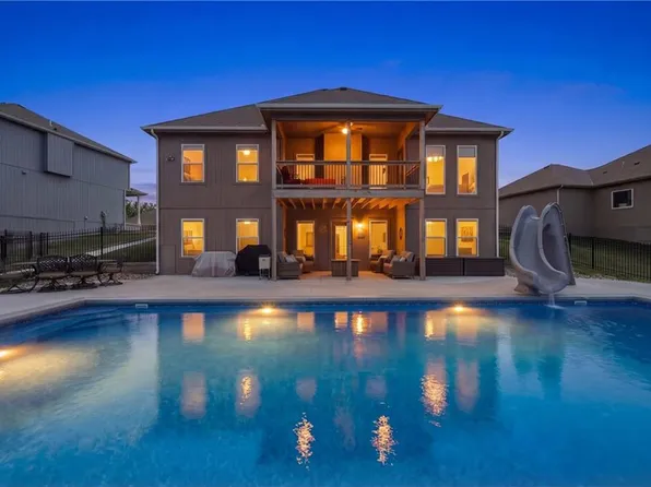 10212 N Corrington Ave, Kansas City, MO 64156