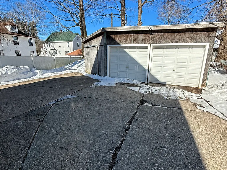 11 Roberts St #3 — Photo 2