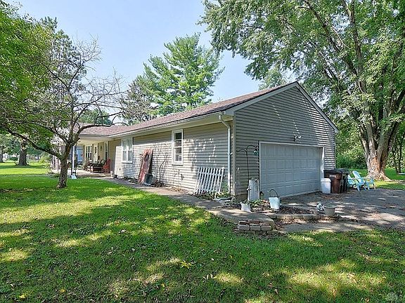 4th image of 7766 Lyn Dr