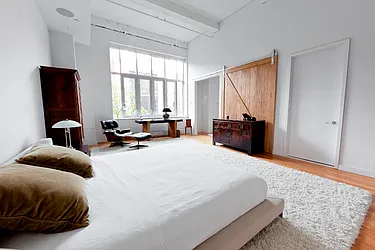 Rented by KVNY Soho