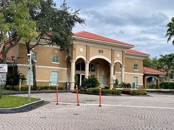 2nd image of 220 SW 116th Ave #15105