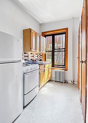 2nd image of 195 Madison St APT 13