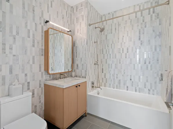 180 Front Street image 13 of 24