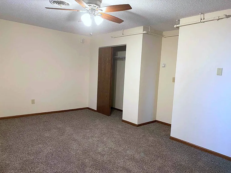 2390 7th St W — Photo 17