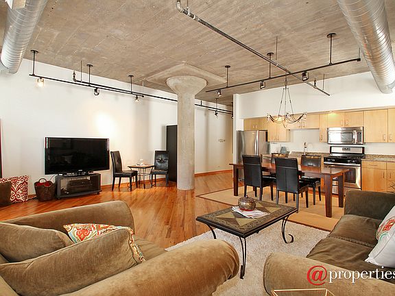 Kitchen / Living Room