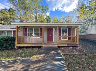 35 Fox Hill Dr, Kilmarnock, VA 22482