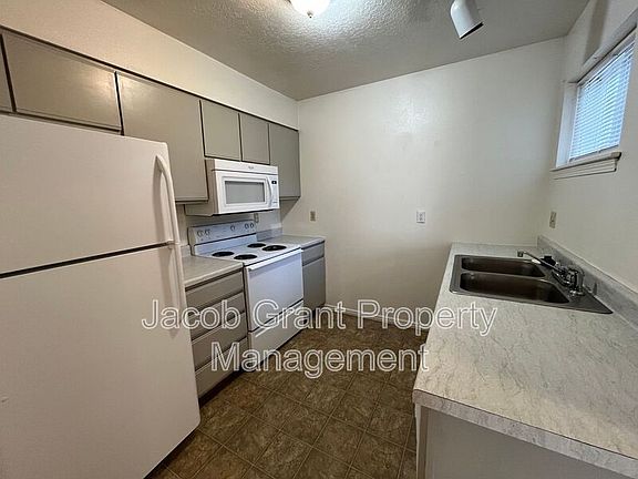 3rd image of 631 Hoopes Ave #3