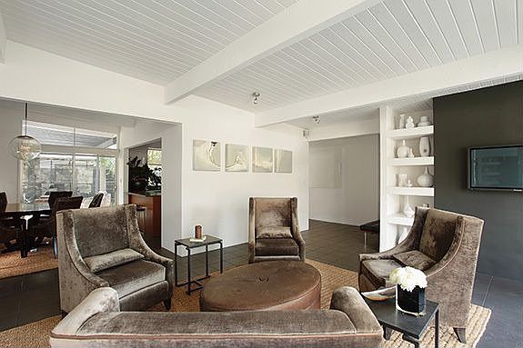 5th image of 3141 Hollyridge Dr