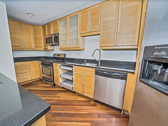 3rd image of 442 S 5th St #4A