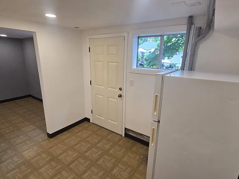 21040 Willamette Dr #3 — Photo 1