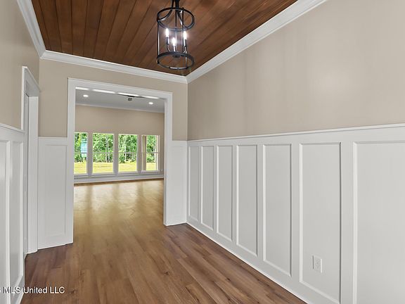 3rd image of 21794 Oak Terrace Dr
